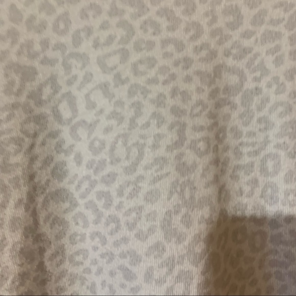 Beyond Yoga Leopard Favorite Raglan Crew Pullover in Grey Leopard - Picture 11 of 15